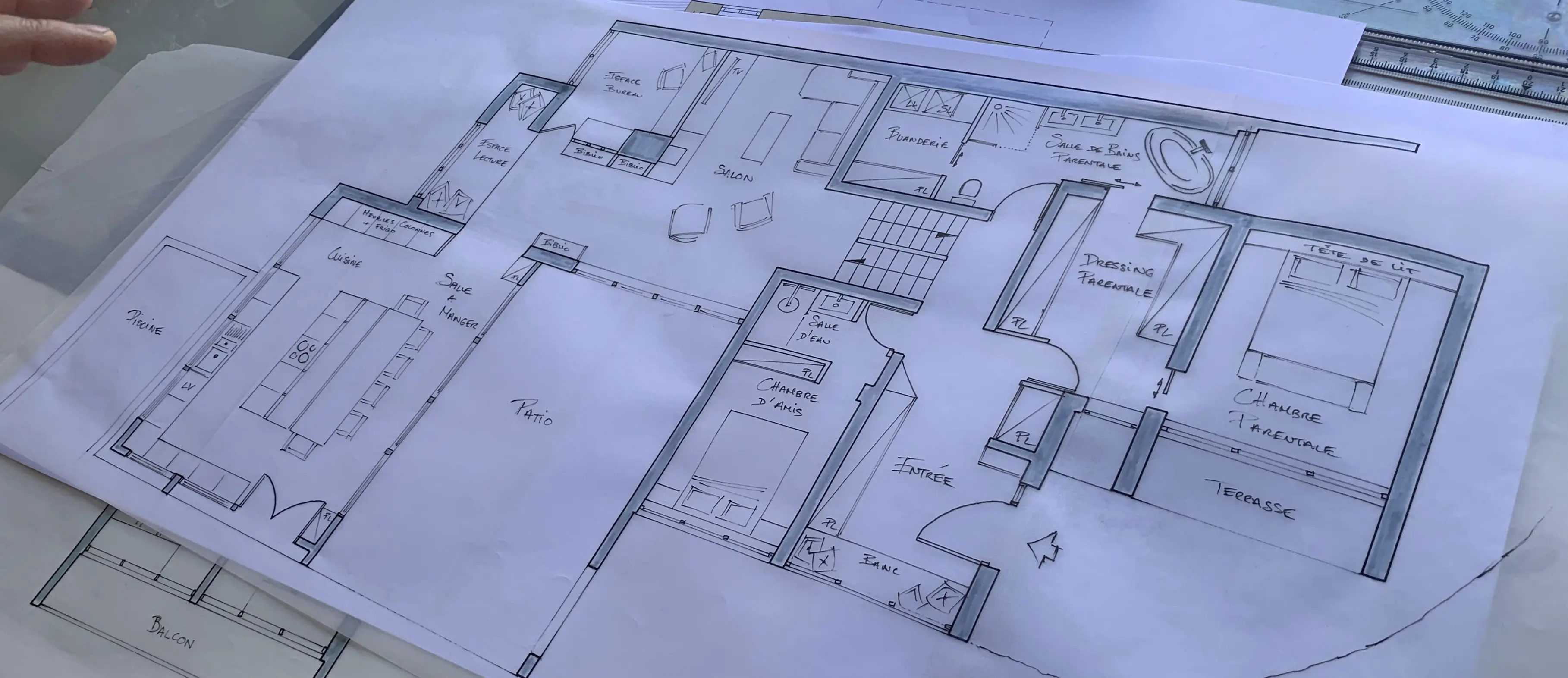 Image de plans fait à la main par une architecte